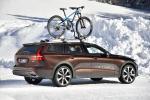 Volvo V60 D4 Cross Country 2018 года (WW)